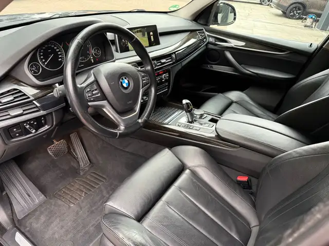 BMW X5 view 9