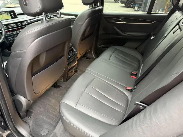 BMW X5 view 14