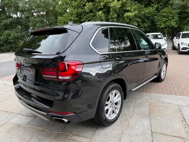 BMW X5 view 5