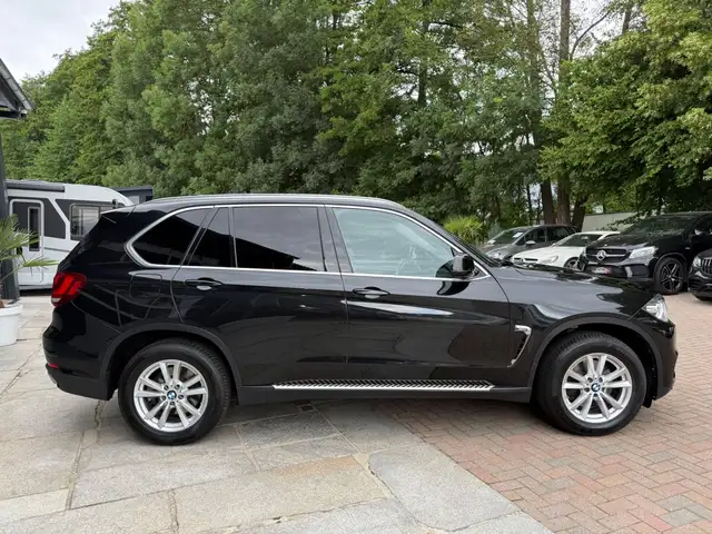BMW X5 view 4
