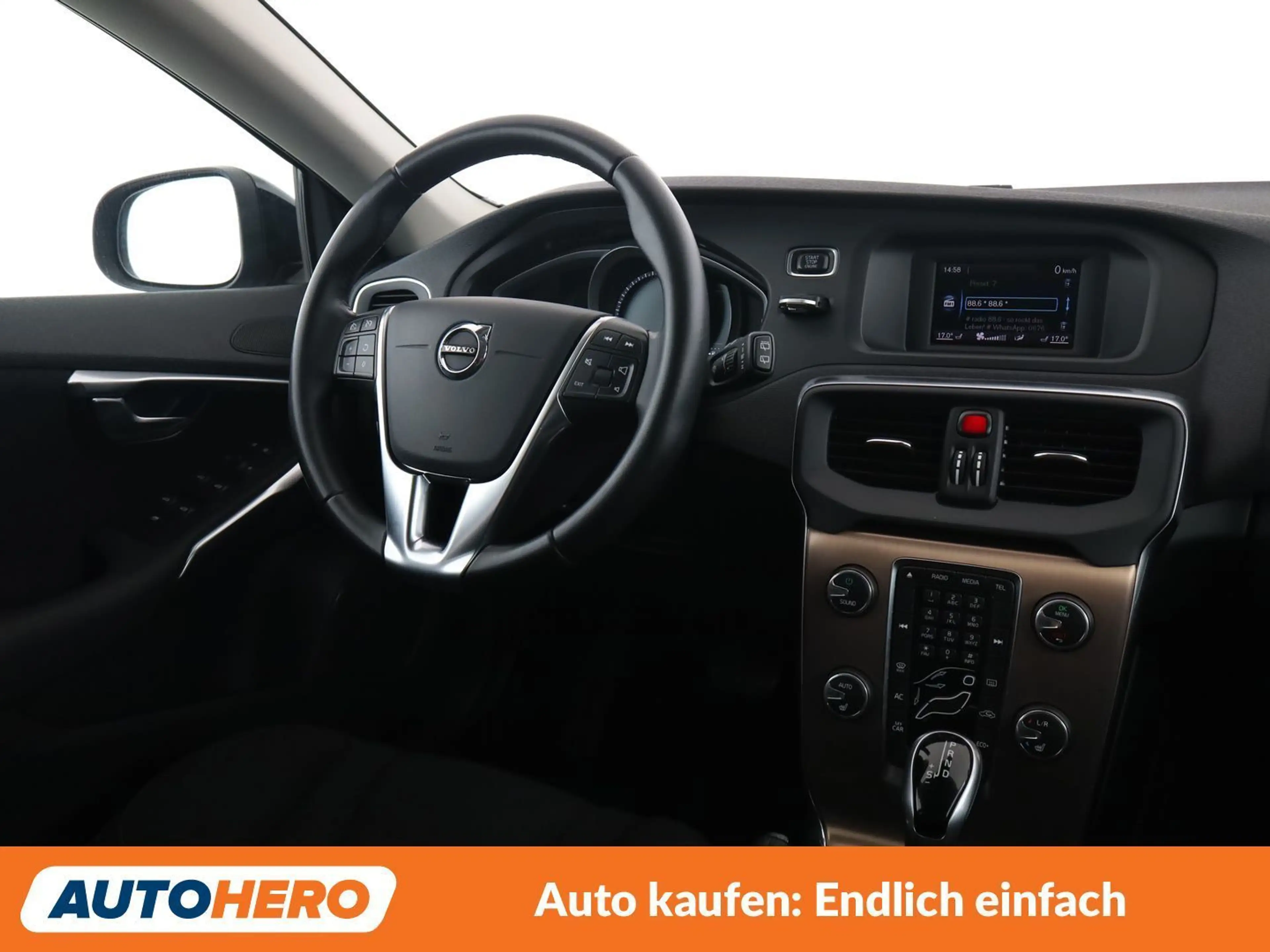 Volvo V40 Cross Country 2.0 D2 — photo 13