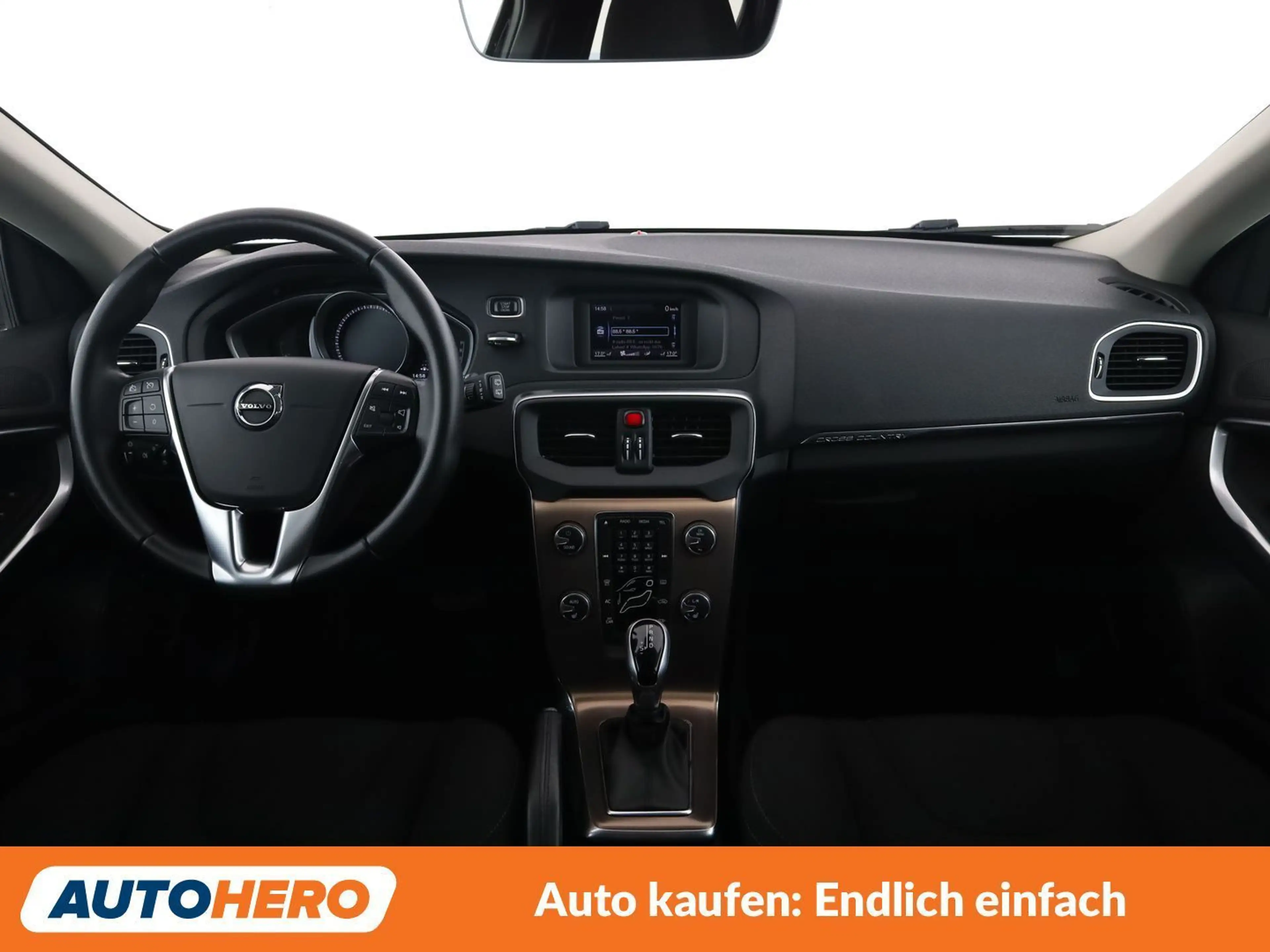 Volvo V40 Cross Country 2.0 D2 — photo 12