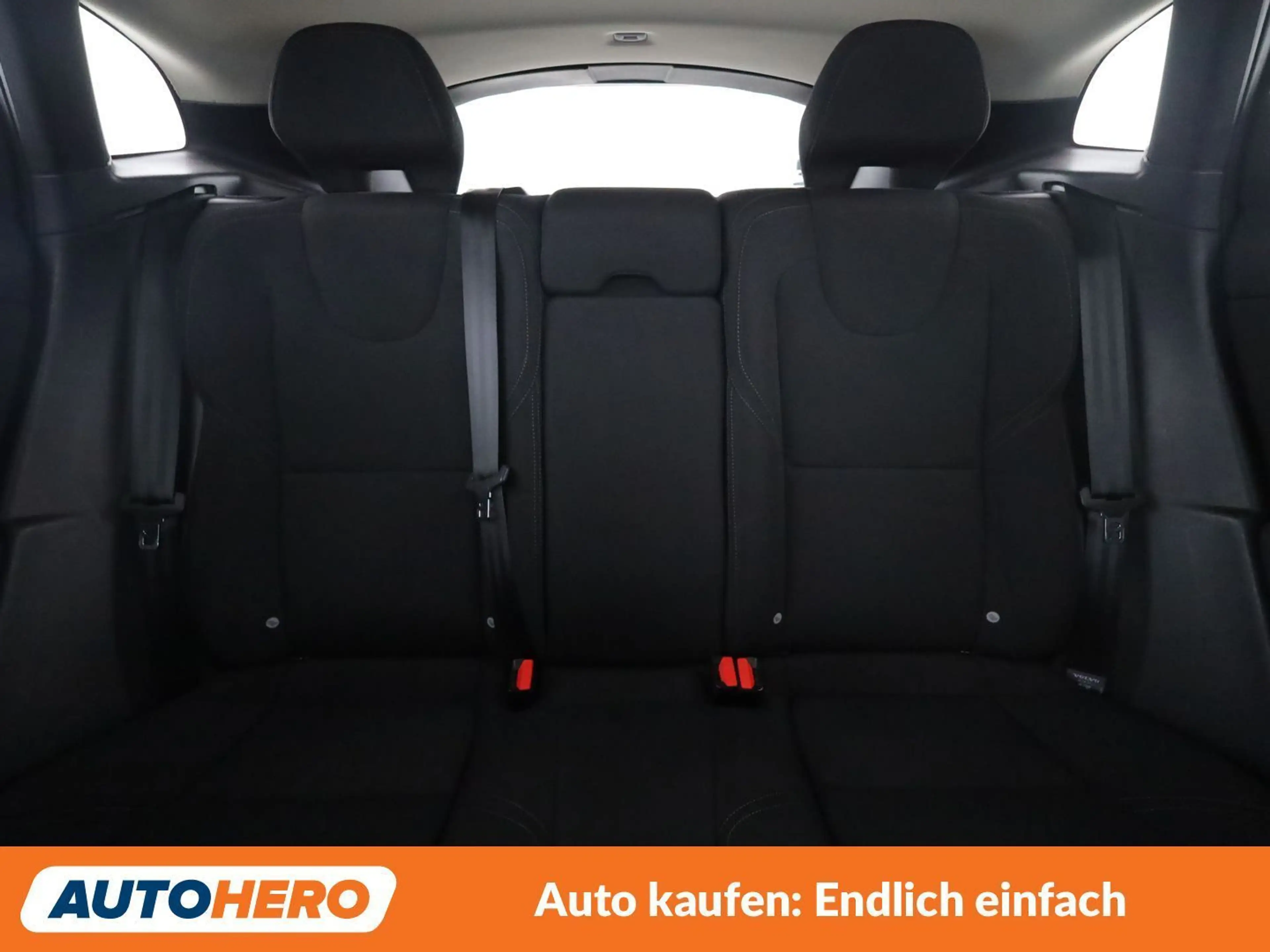 Volvo V40 Cross Country 2.0 D2 — photo 15