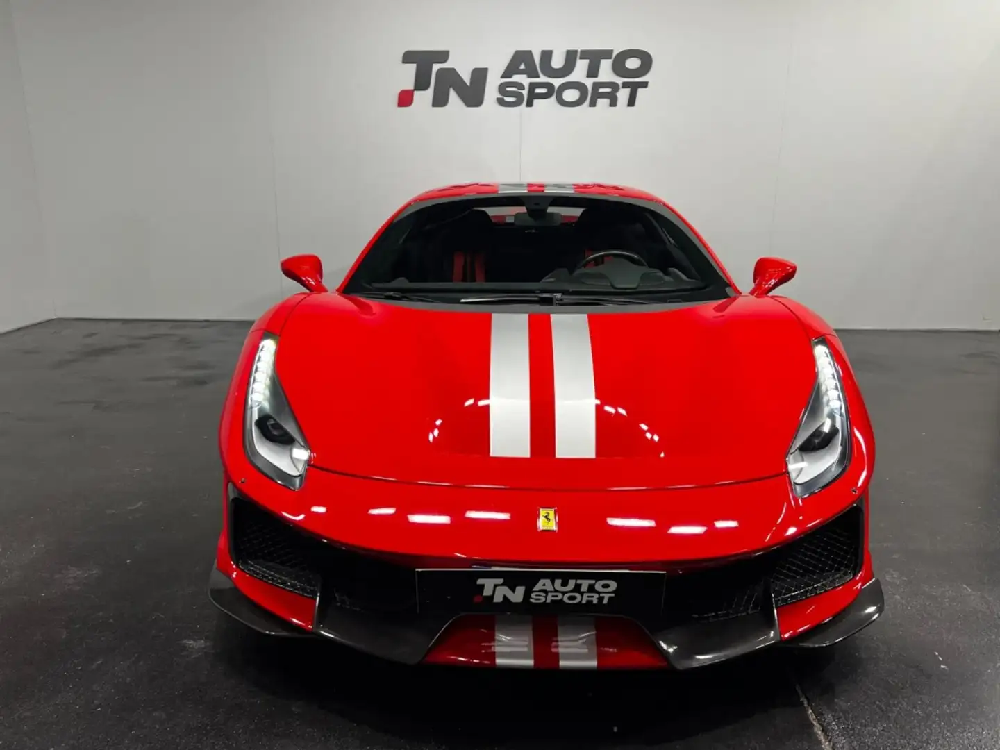 Ferrari 488 Pista Rojo - 2