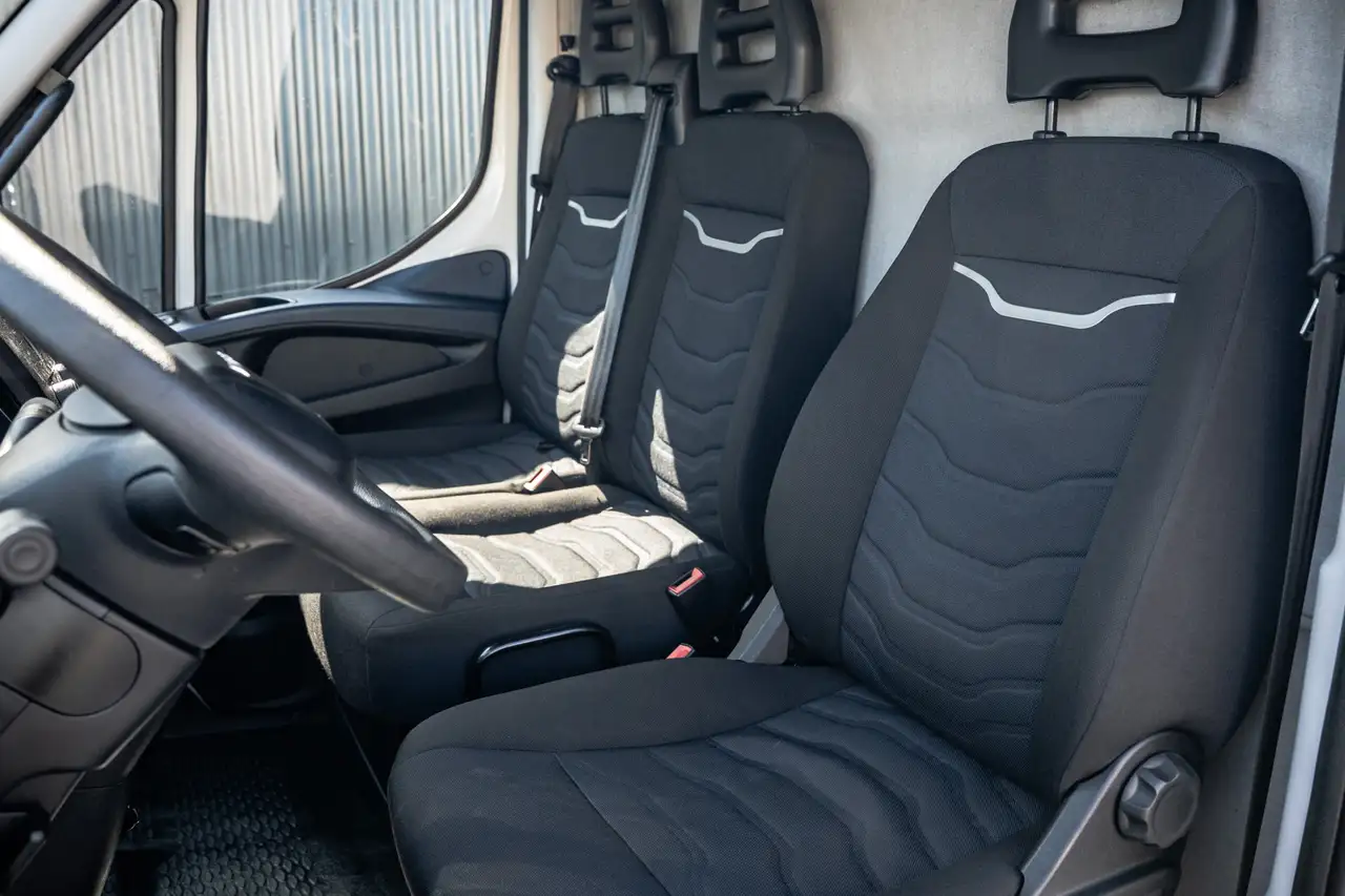 Iveco Daily 2021 — фото 11