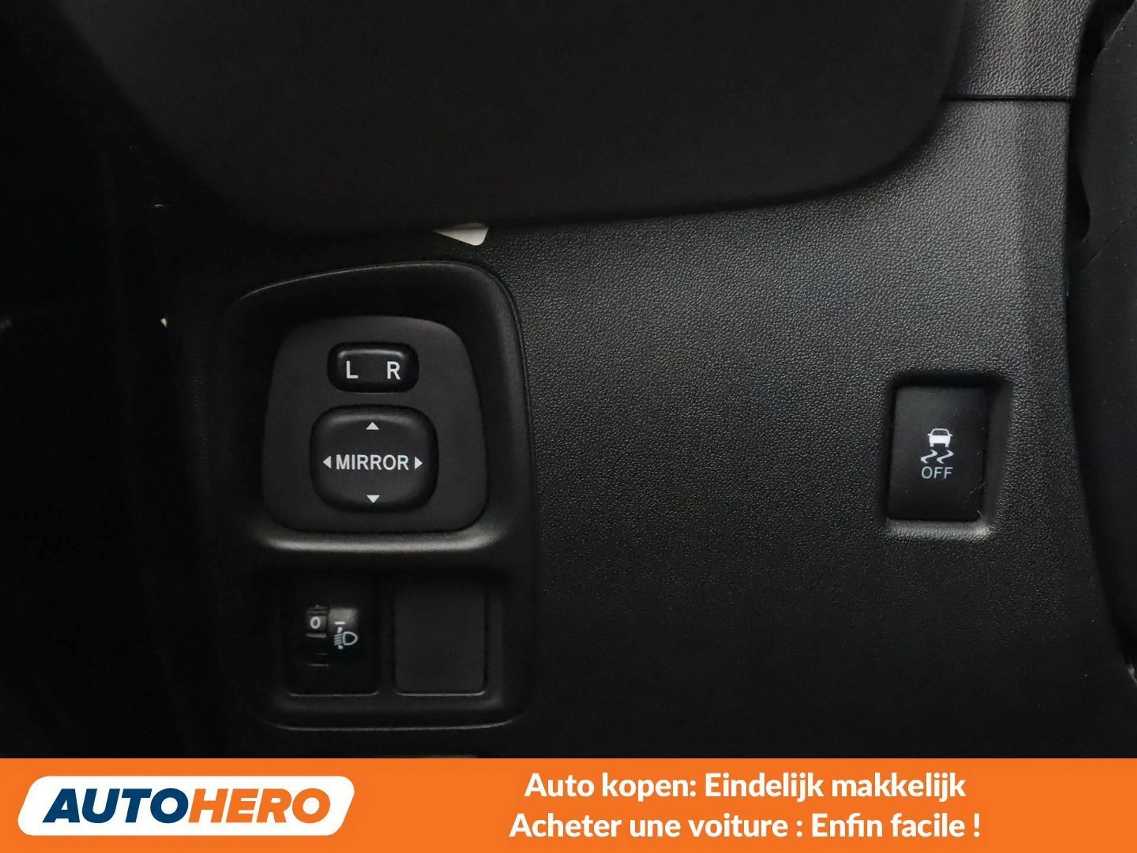 Citroen C1 1.0 VTi Shine — photo 13