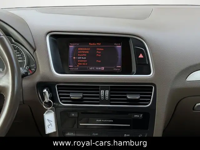 Audi Q5 view 12