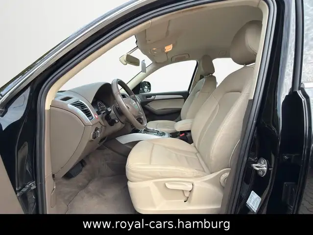 Audi Q5 view 11