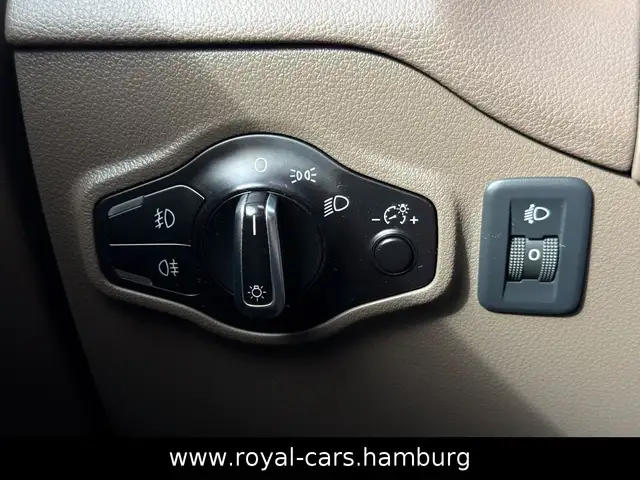 Audi Q5 view 25
