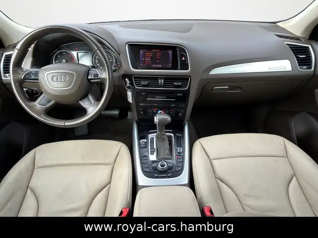 Audi Q5 view 16