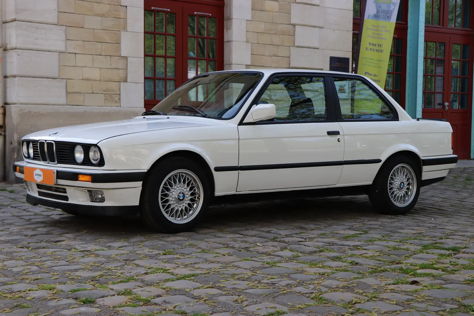 BMW 318 is Blanco - 1