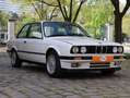 BMW 318 is White - thumbnail 3