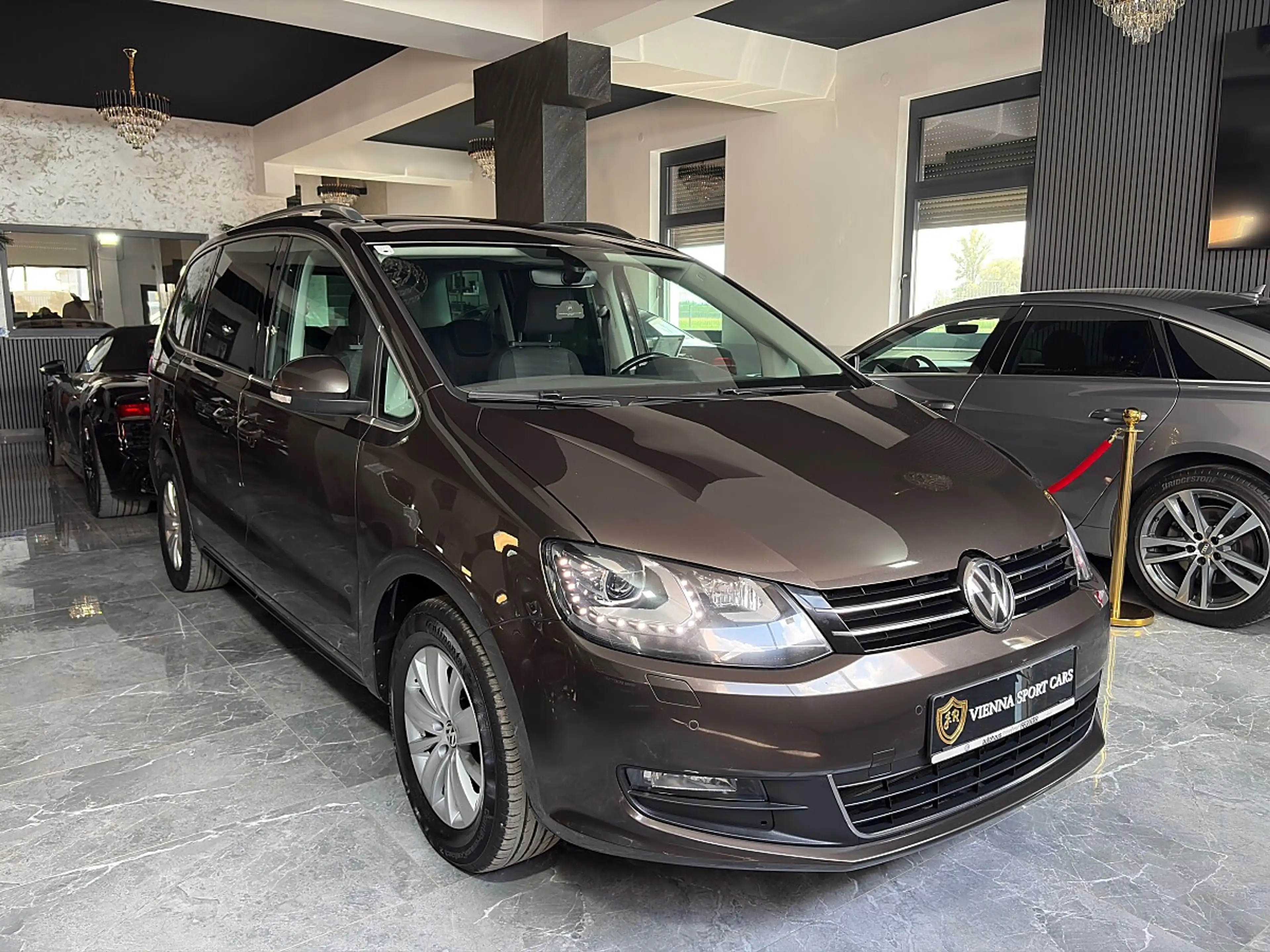 Volkswagen Sharan 2,0 TDI DSG*7-SITZE*FACELIFT*WENIG-KM* — photo 3