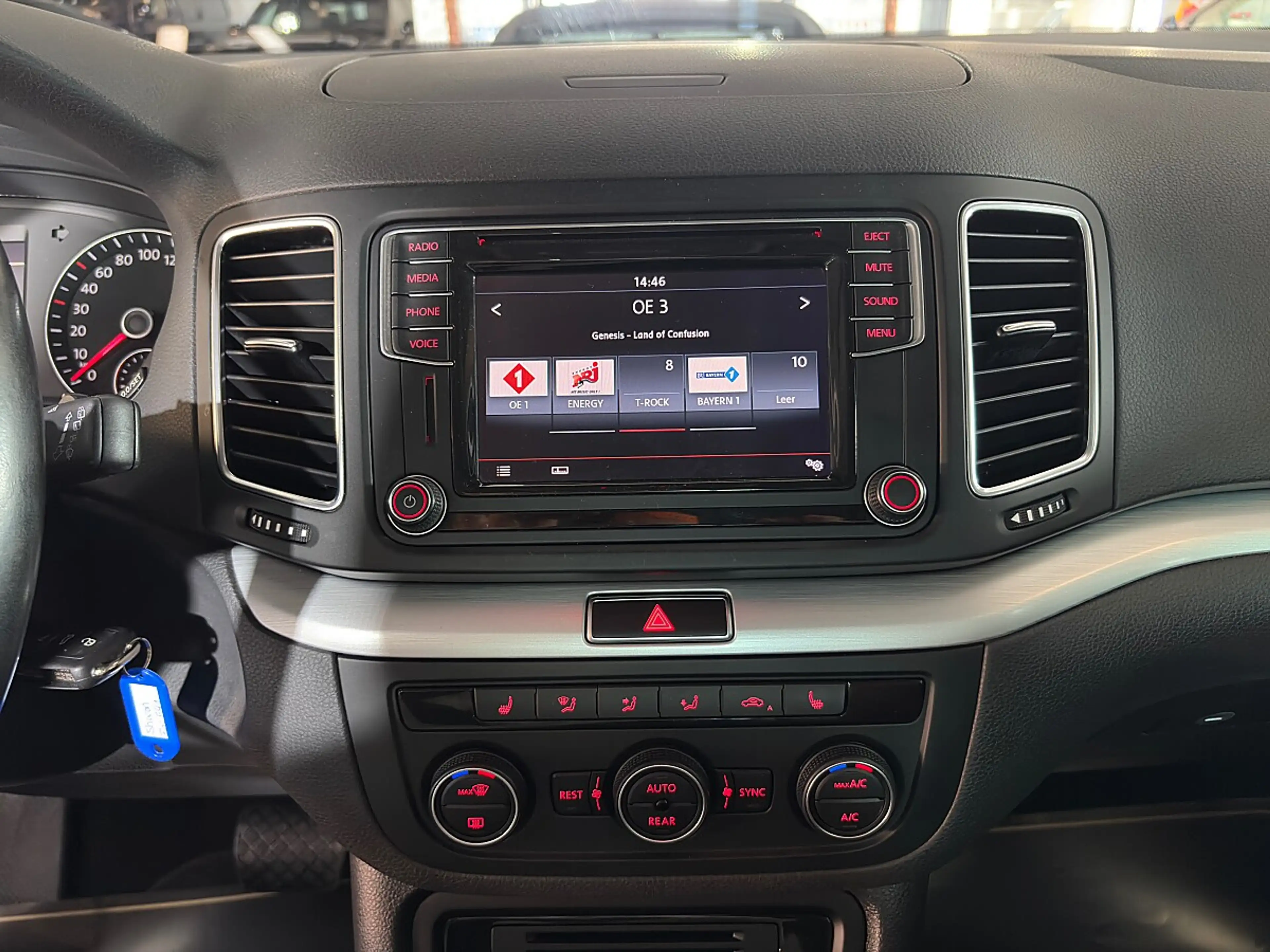 Volkswagen Sharan 2,0 TDI DSG*7-SITZE*FACELIFT*WENIG-KM* — photo 10