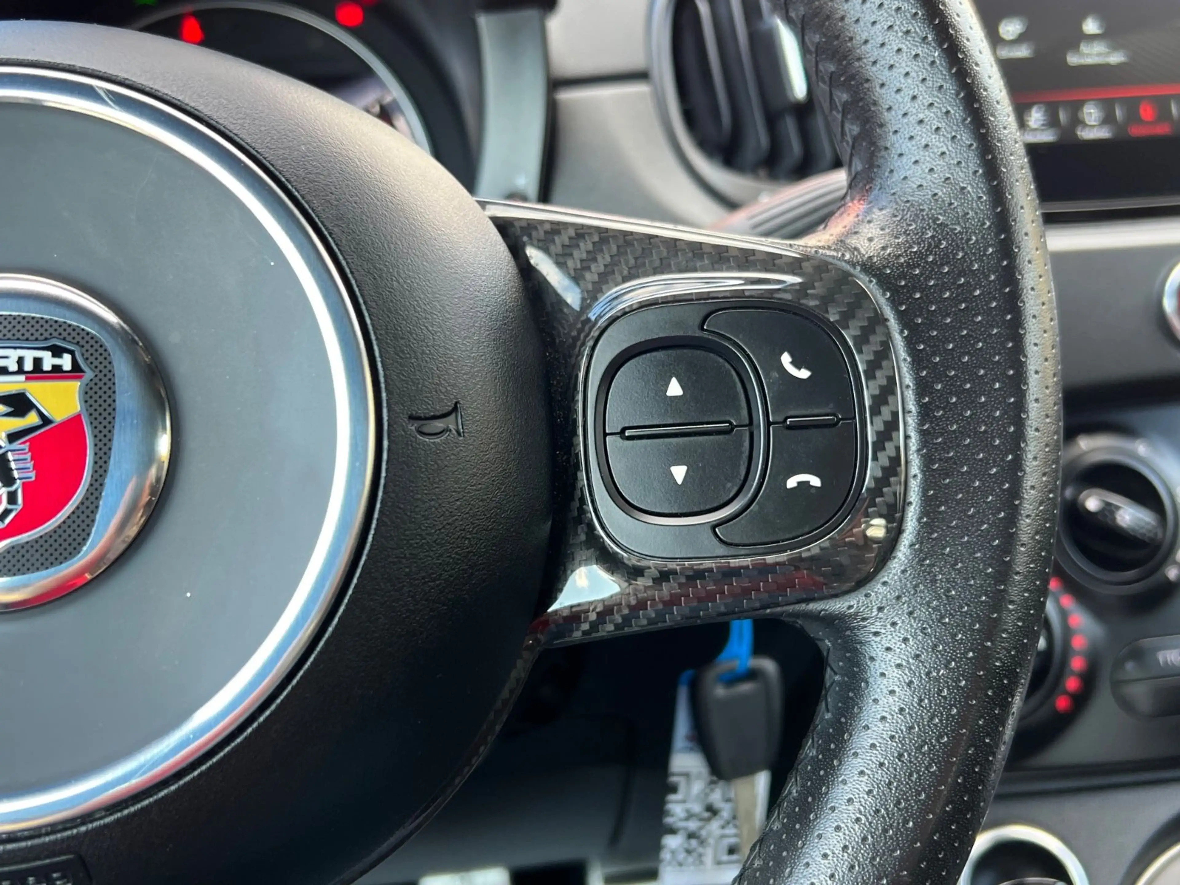 Abarth 695 1.4 T-Jet*SCHALENSITZE*ALCANTARA*CARPLAY* — photo 14