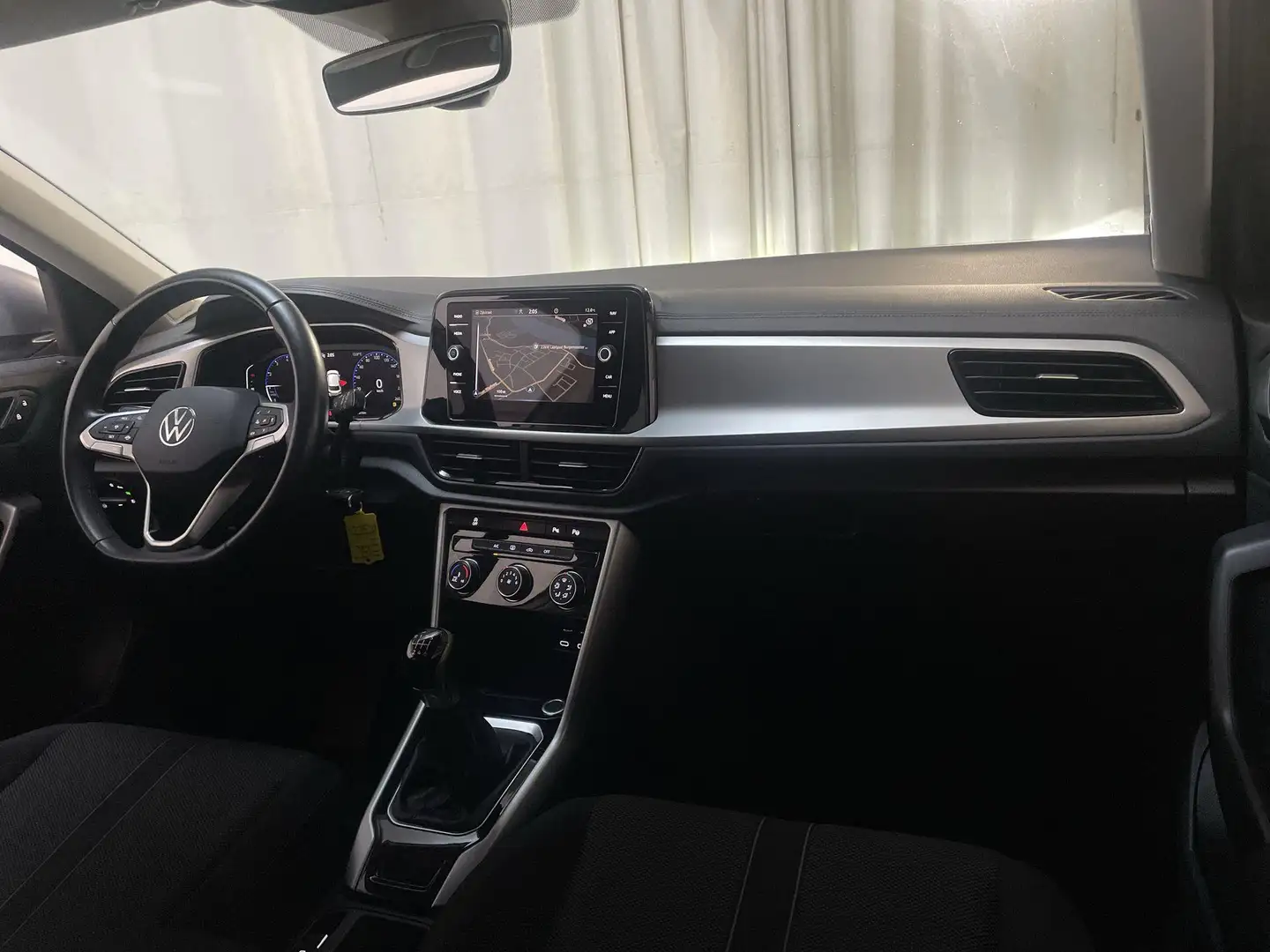 Volkswagen T-Roc 1.0 TSI 110pk Life Camera Virtual Cockpit Navigati Grijs - 2