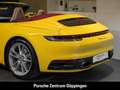 Porsche 992 911 Carrera Cabrio racinggelb Verdeck-rot Amarillo - thumbnail 14