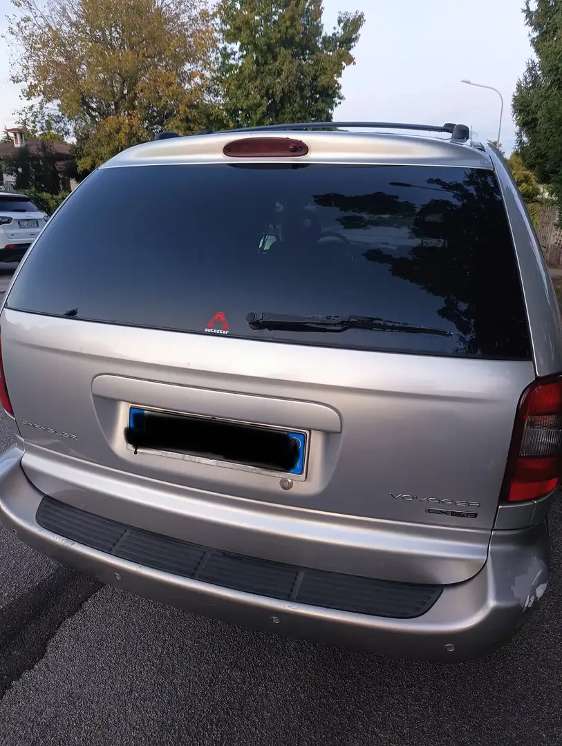 Chrysler Voyager Voyager III 2006 2.5 crd LS Сірий - 2