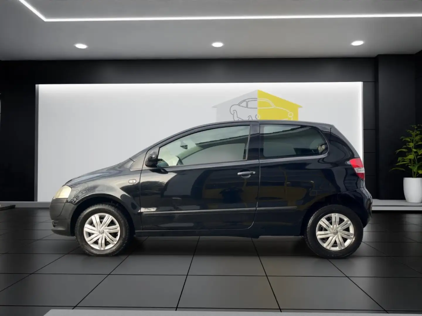 Volkswagen Fox GA teilb.Rücksb CD Radio ABS Servo Airb Scheckheft Schwarz - 2