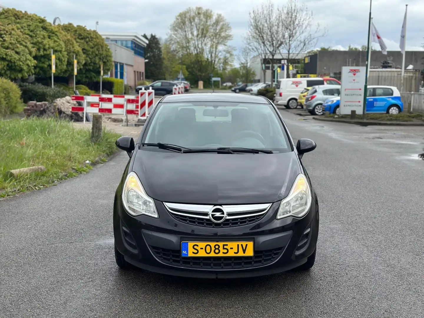 Opel Corsa 1.2-16V Cosmo ELEKTR. RAMEN/ 1 JAAR APK! Zwart - 2