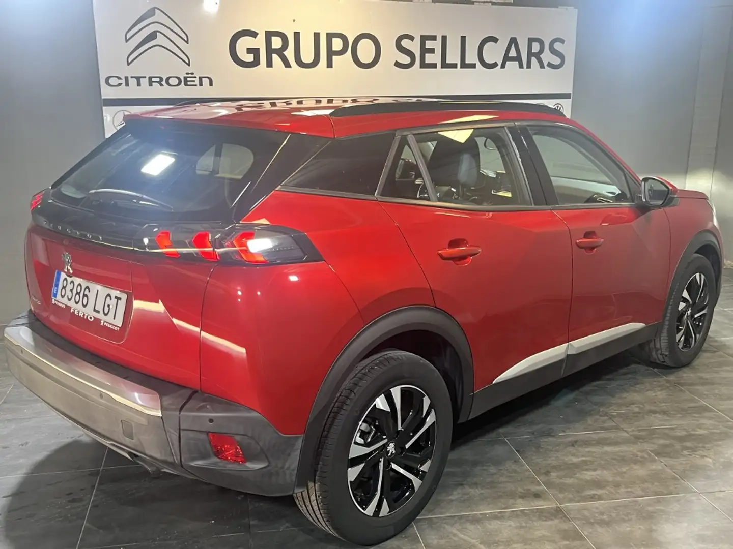 Peugeot 2008 1.2 PureTech S&S Allure 100 - 2