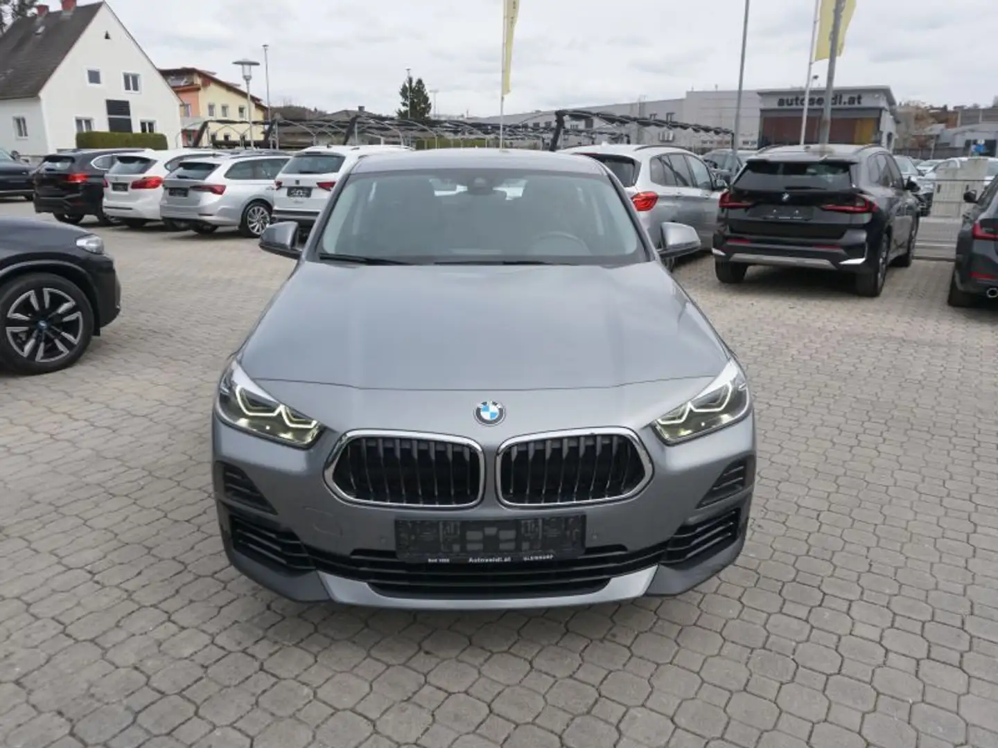 BMW X2 sDrive 18d Aut. *2022er+LED+18"ALU* Grau - 2