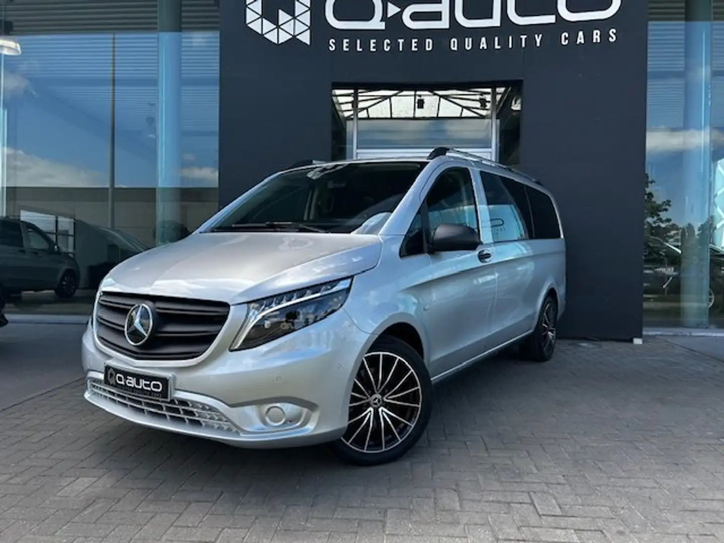 Mercedes-Benz Vito 116d Dubbel Cabine / GPS / LED / Distronic /5 Zit Plateado - 1