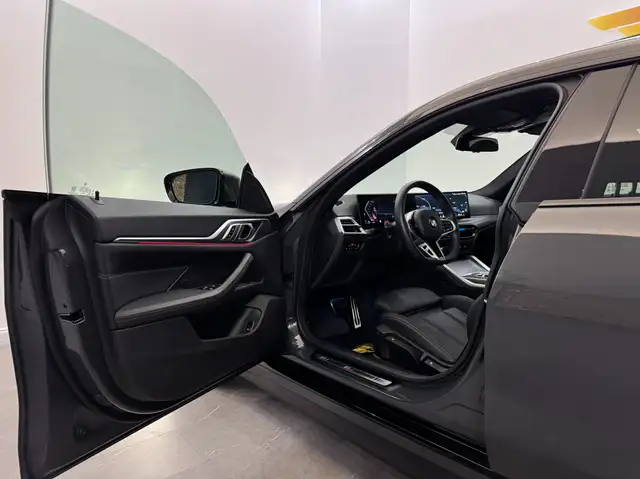 BMW 4 Series view 11