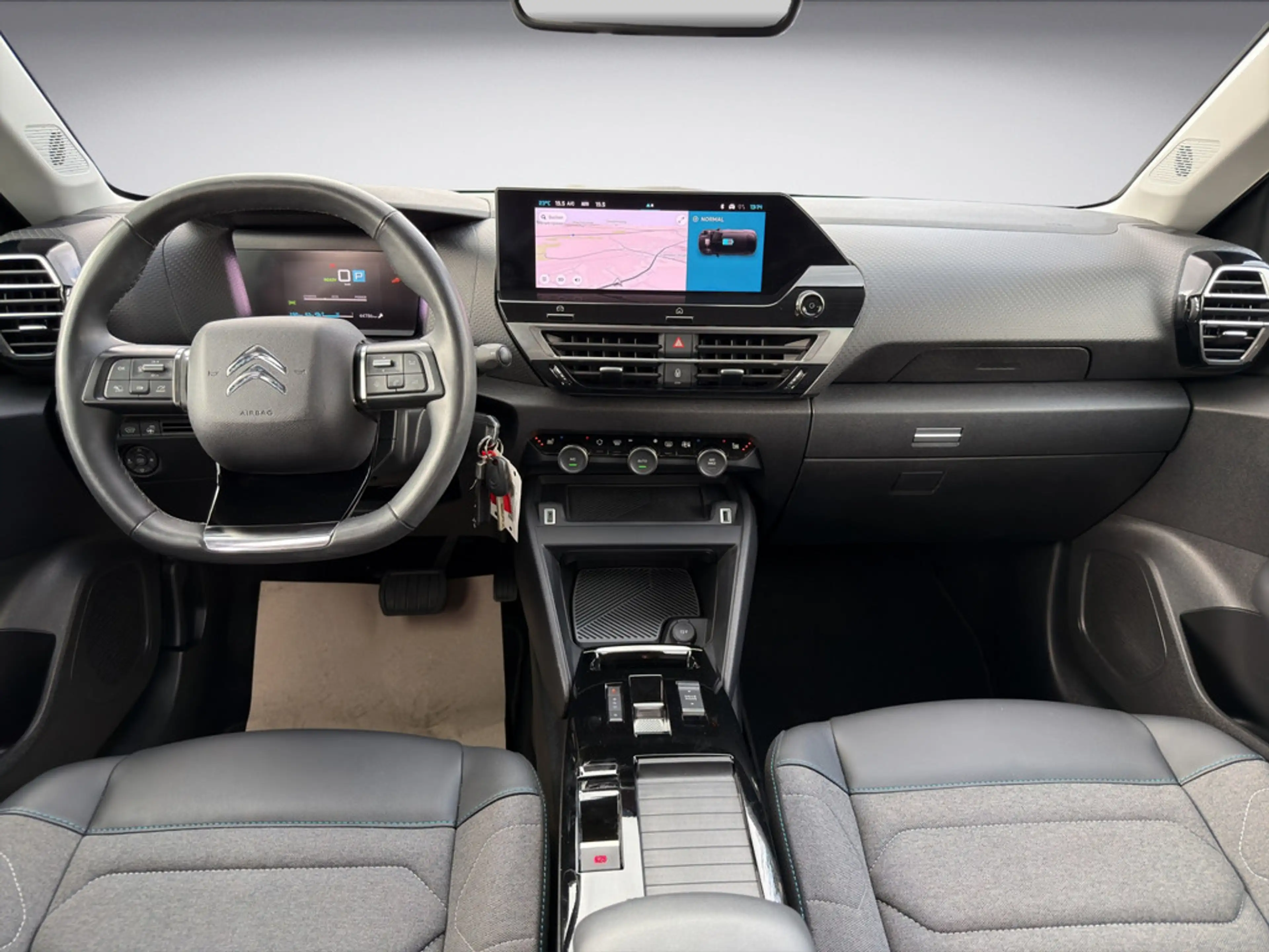 Citroen E-C4 Electric — photo 11