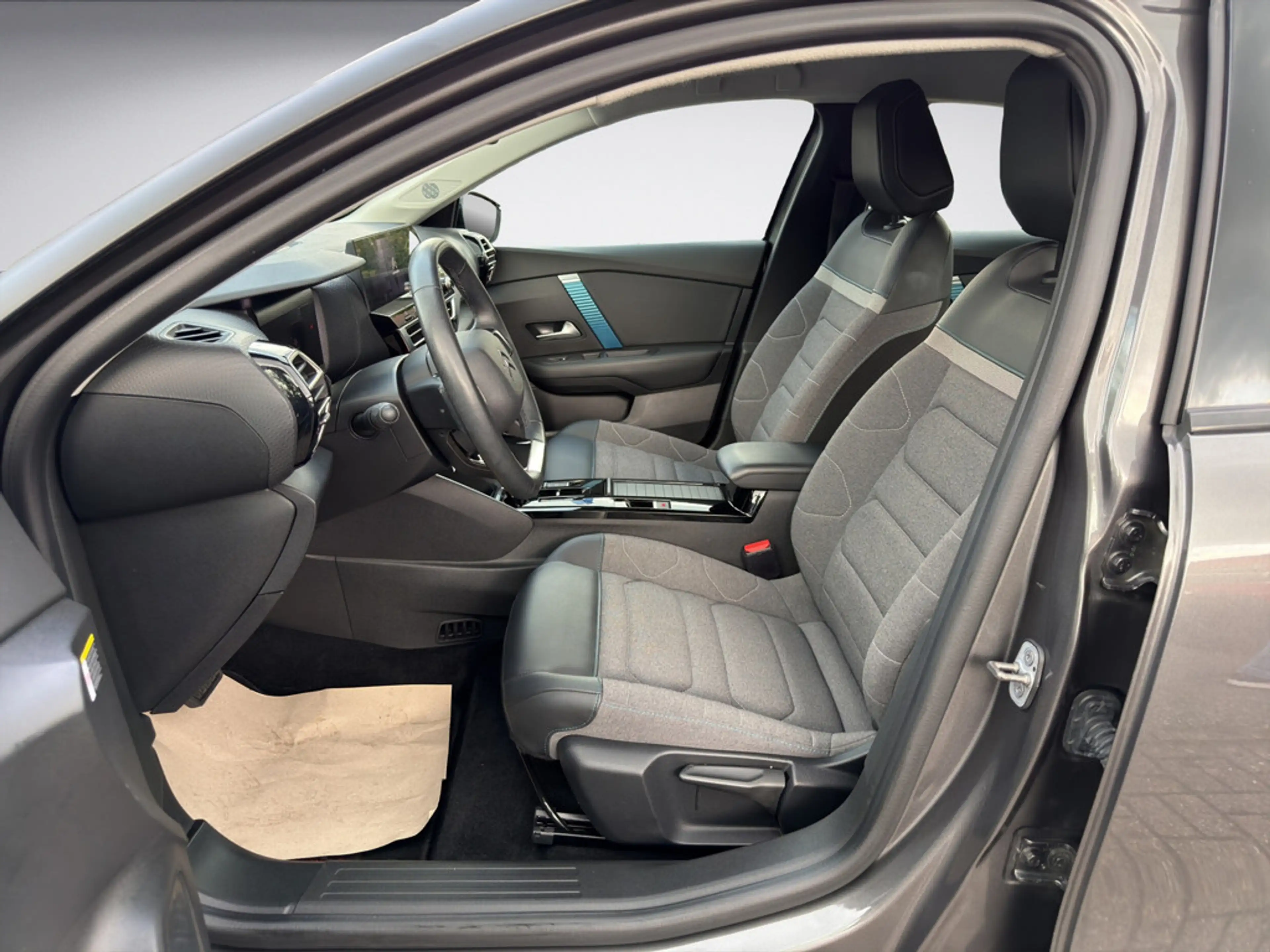 Citroen E-C4 Electric — photo 9
