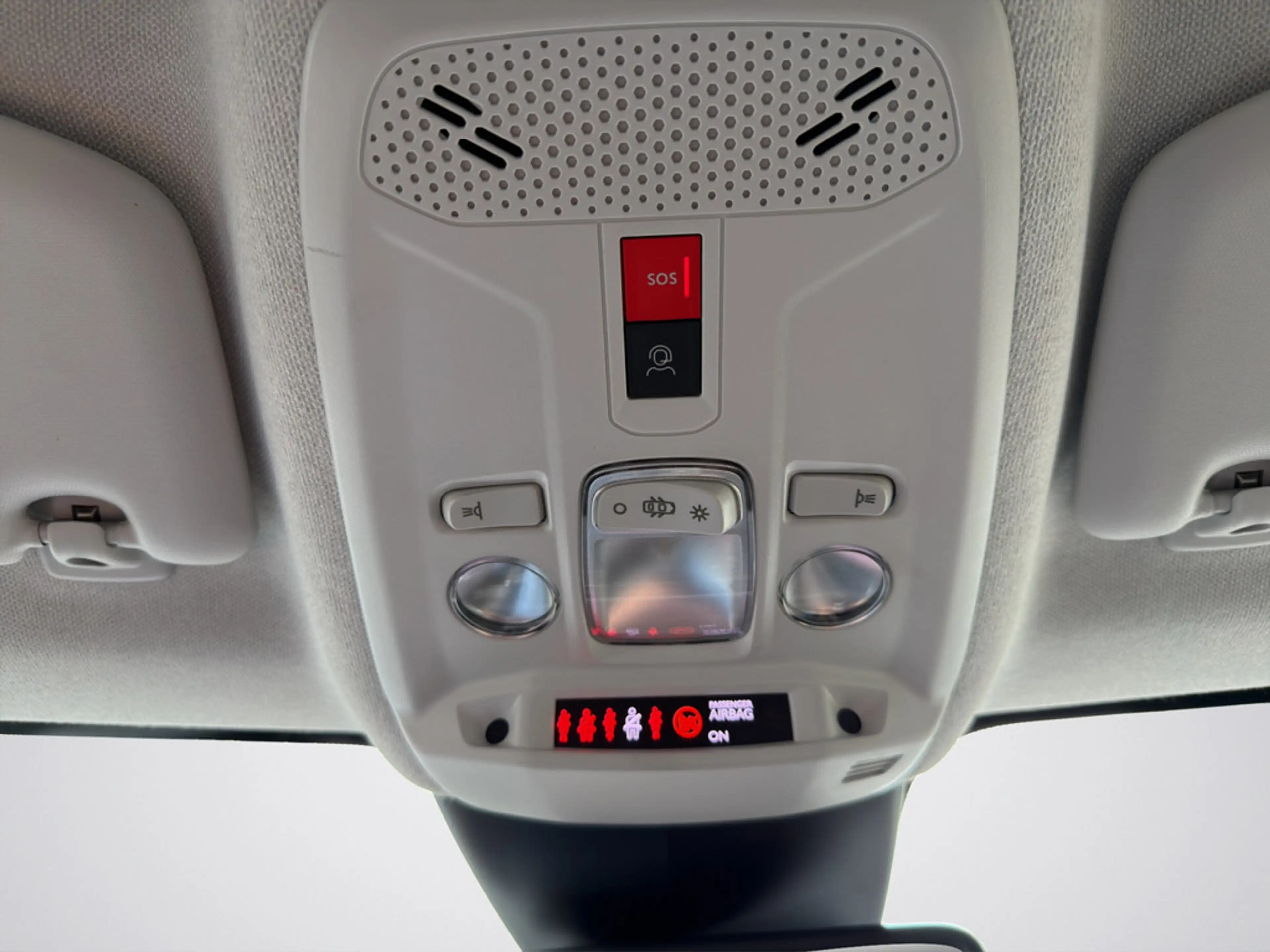 Citroen E-C4 Electric — photo 15