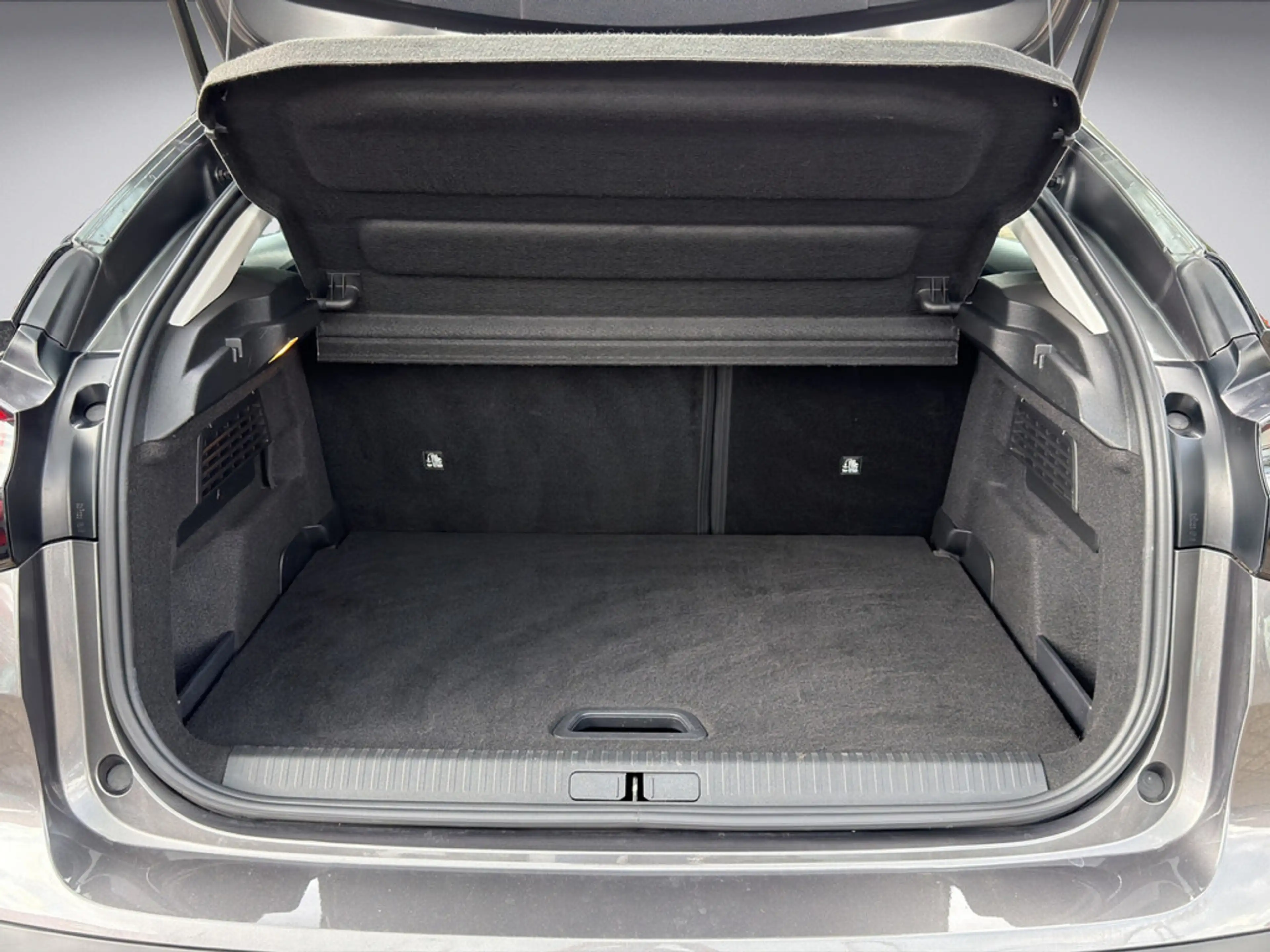 Citroen E-C4 Electric — photo 14