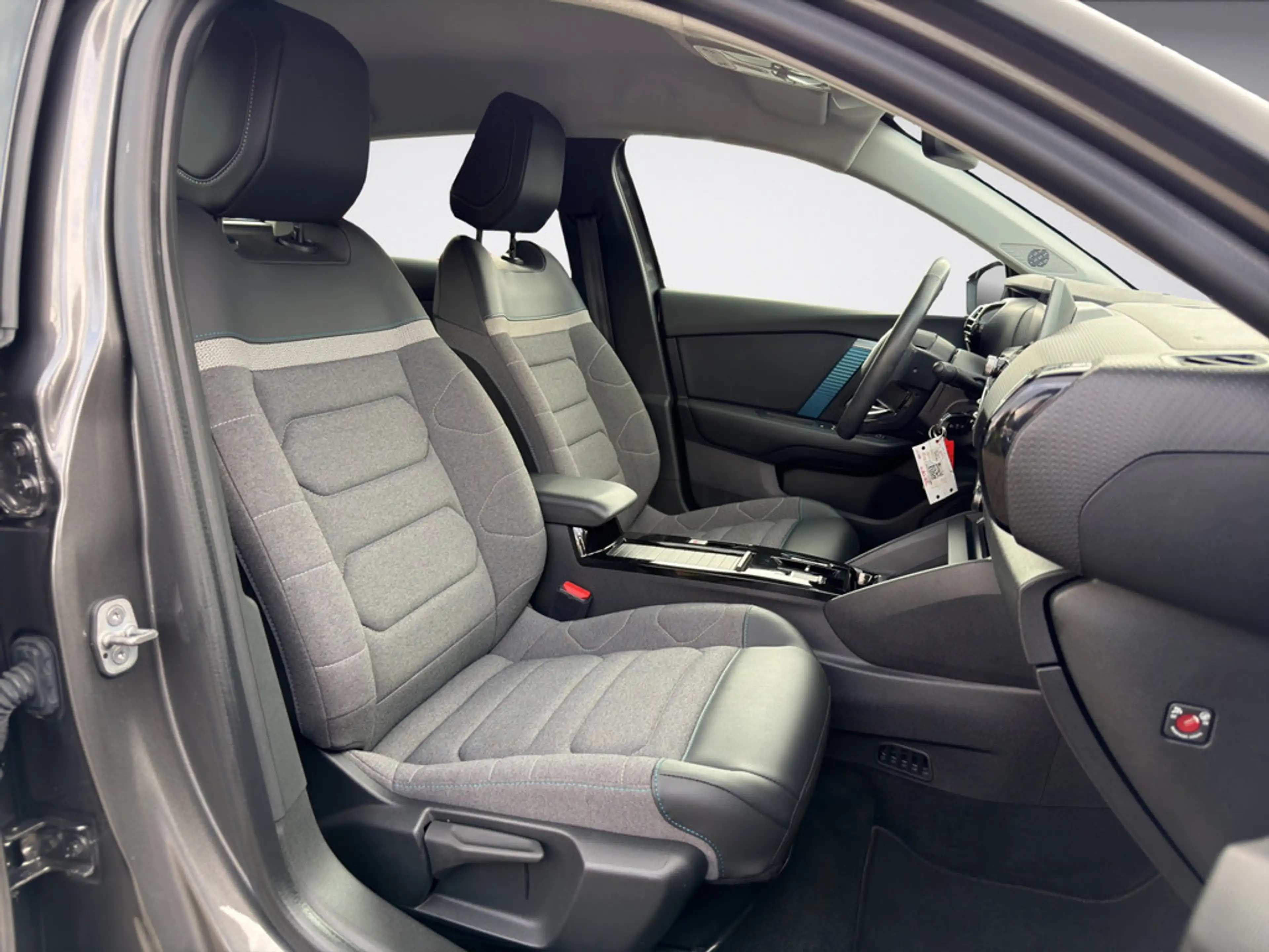 Citroen E-C4 Electric — photo 13