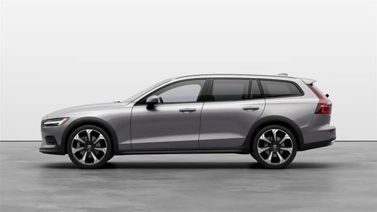 Volvo V60 Cross Country снимка Volvo V60 Cross Country
