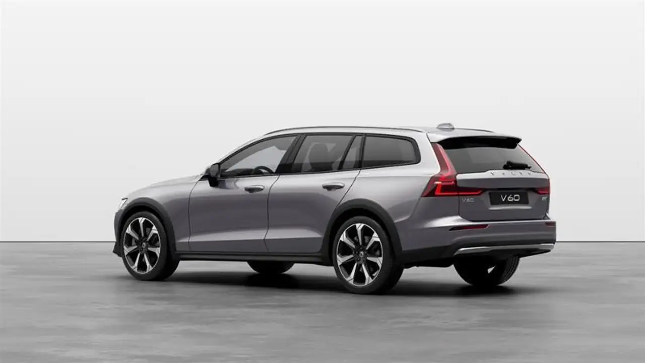 Volvo V60 Cross Country снимка Volvo V60 Cross Country