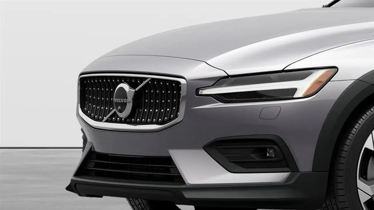 Volvo V60 Cross Country снимка Volvo V60 Cross Country
