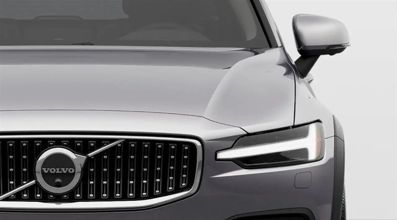 Volvo V60 Cross Country снимка Volvo V60 Cross Country