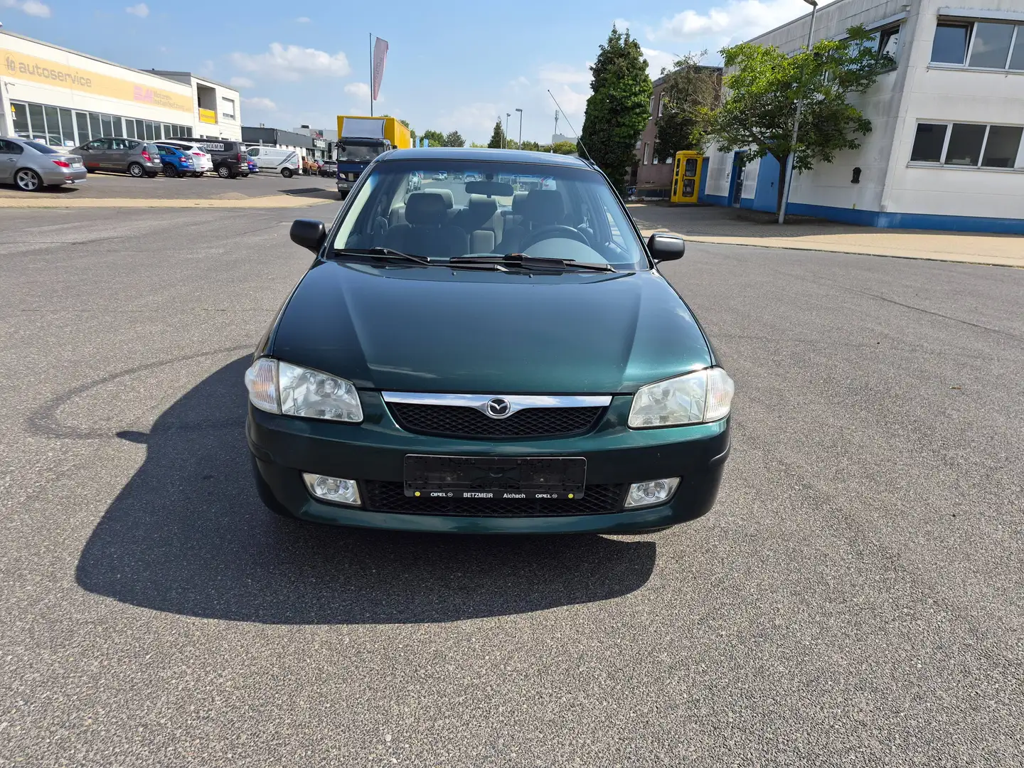 Mazda 323 1.4 S Comfort, Tüv Neu Grün - 2