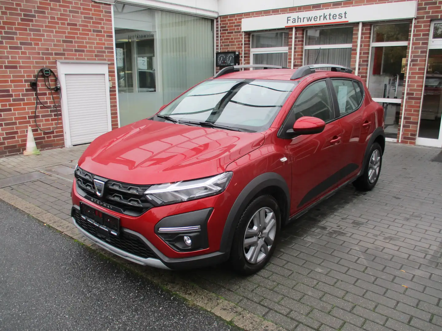Dacia Sandero Stepway Comfort Rot - 1