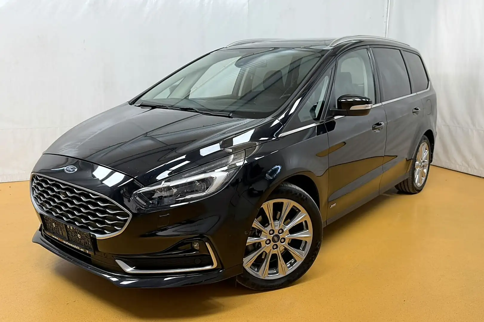 Ford Galaxy 2,0 EcoBlue SCR AWD Vignale Aut. Schwarz - 1