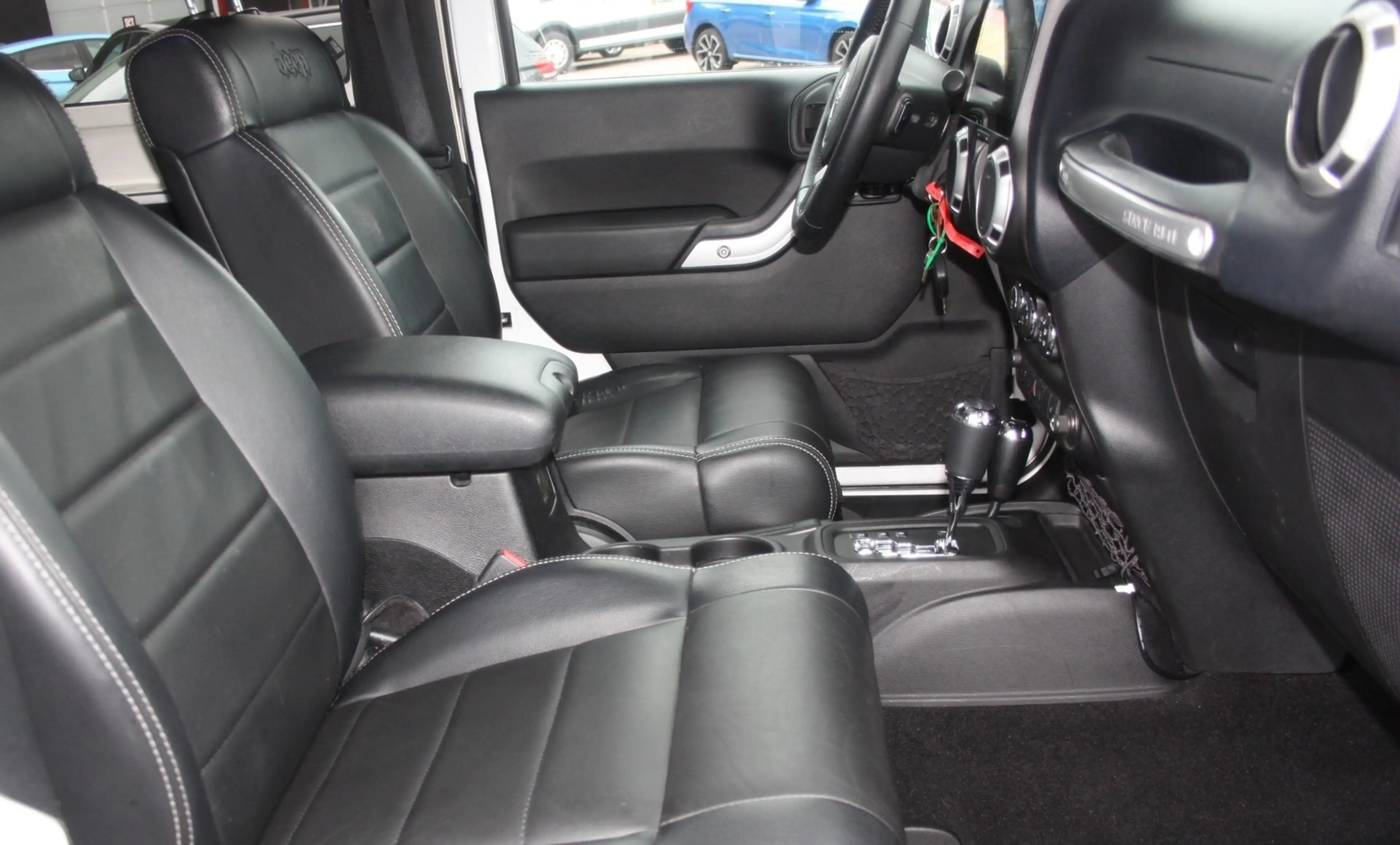 Jeep Wrangler 2.8 SAHARA 4x4 Autom. Navi/Kam/Leder — photo 12