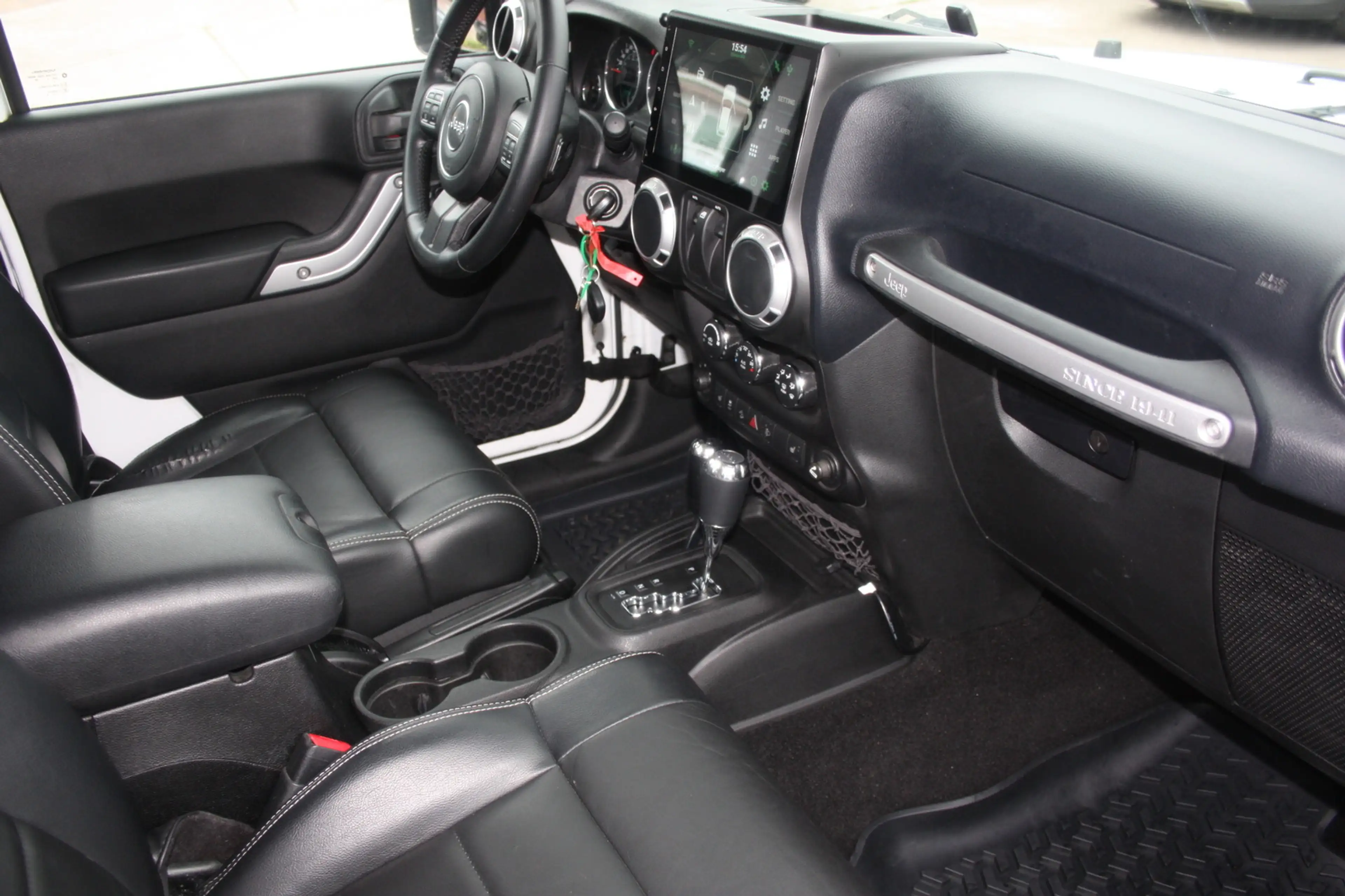 Jeep Wrangler 2.8 SAHARA 4x4 Autom. Navi/Kam/Leder — photo 11