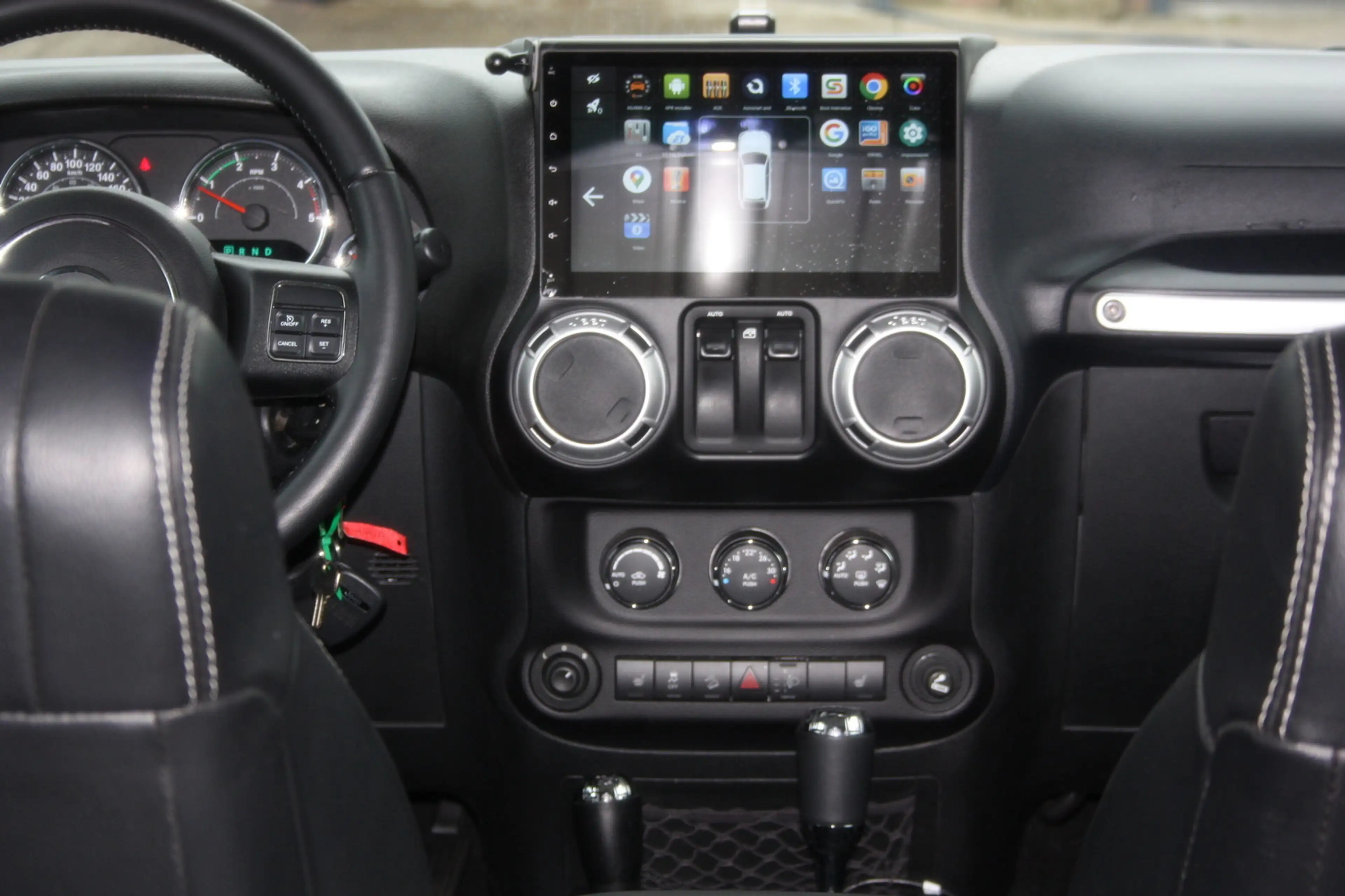 Jeep Wrangler 2.8 SAHARA 4x4 Autom. Navi/Kam/Leder — photo 13