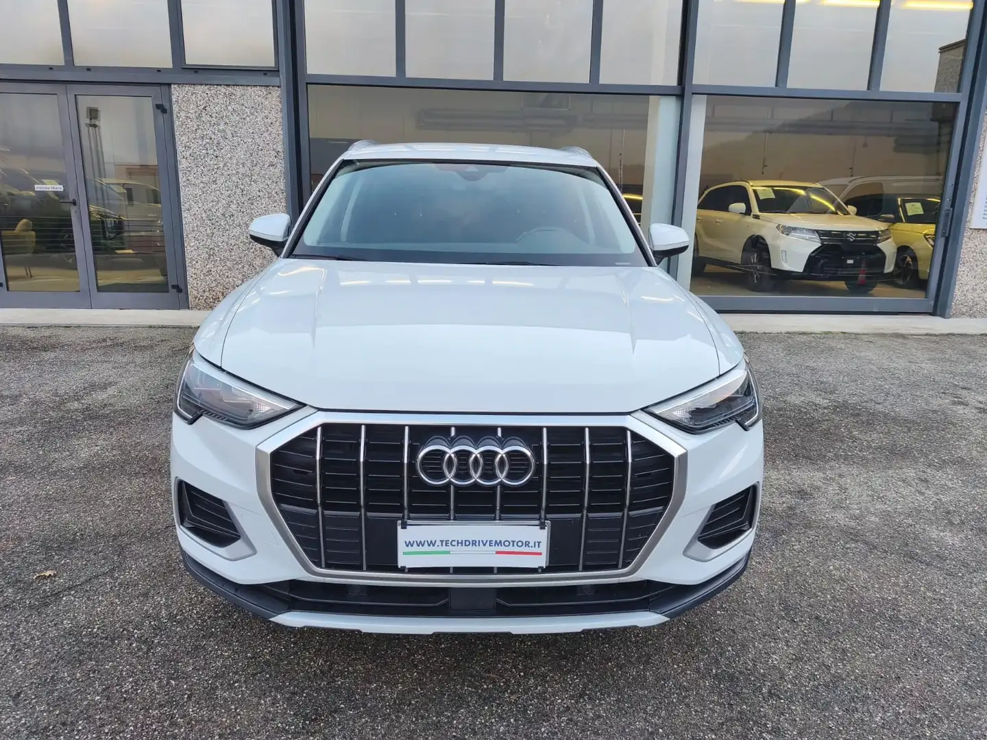 Audi Q3 Q3 II 2018 35 1.5 tfsi Business Advanced Weiß - 2