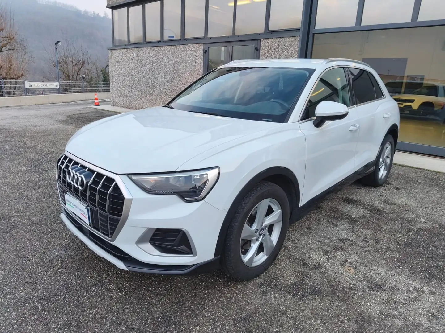 Audi Q3 Q3 II 2018 35 1.5 tfsi Business Advanced Weiß - 1