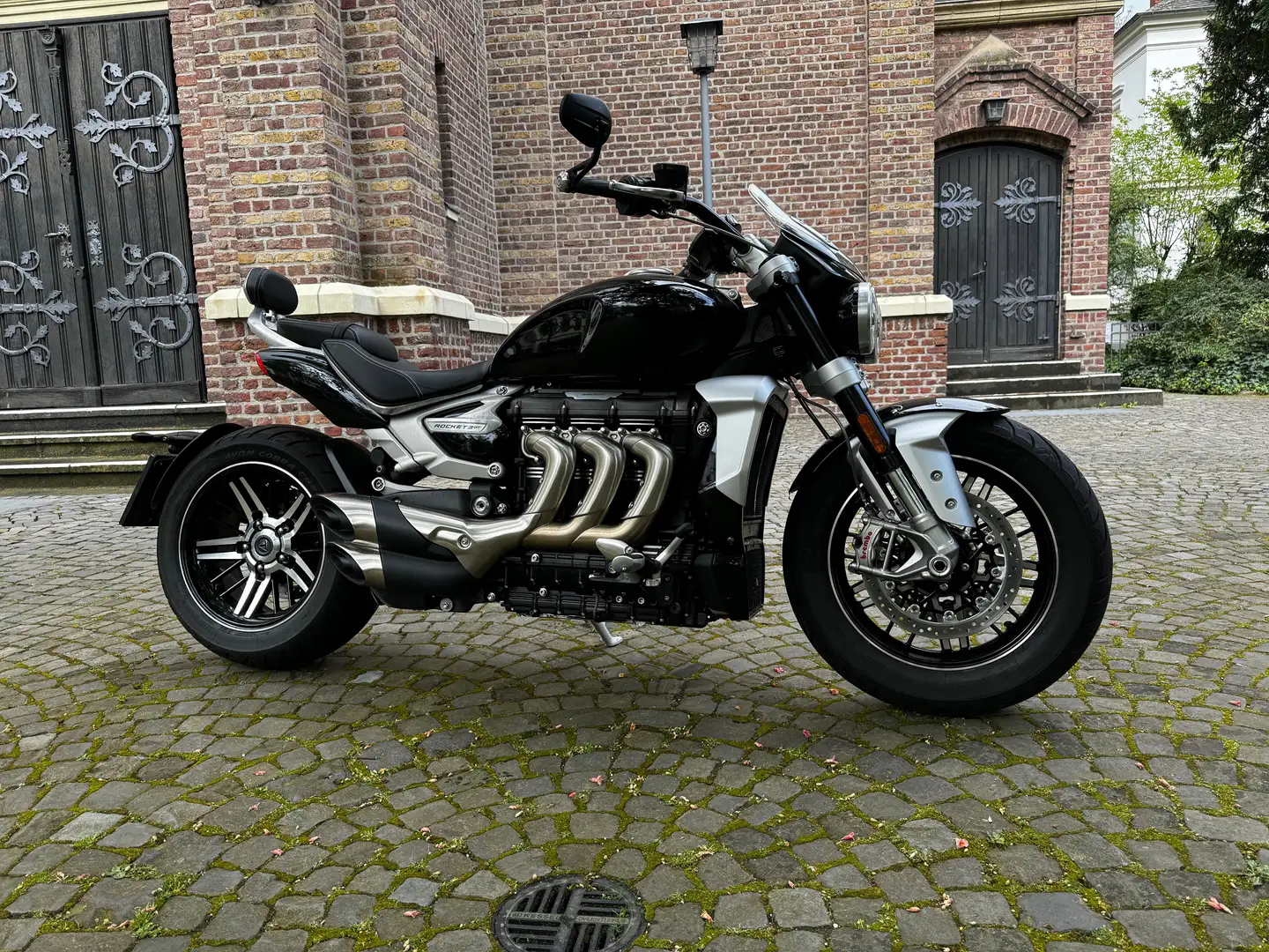 Triumph Rocket 3 GT Negru - 1
