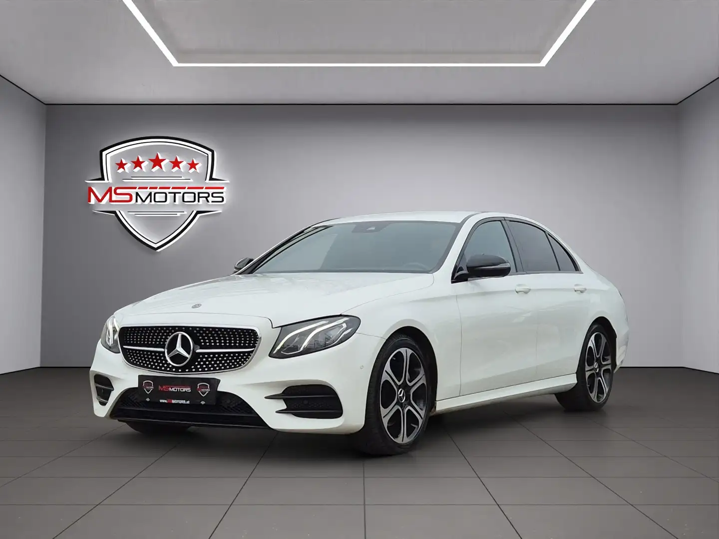 Mercedes-Benz E 220 E 220 d *AMG LINE*NIGHT PAKET*RFK*KREDIT*GARANTIE Weiß - 1