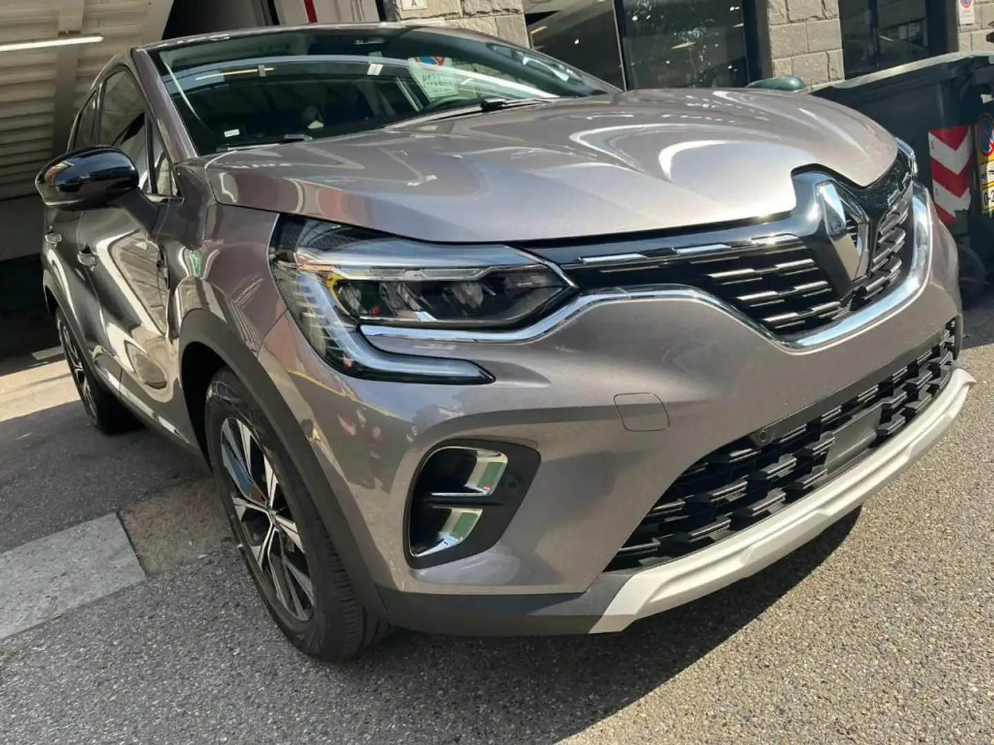 Renault Captur ECO-G 100 CV Techno gpl casa madre Grijs - 1