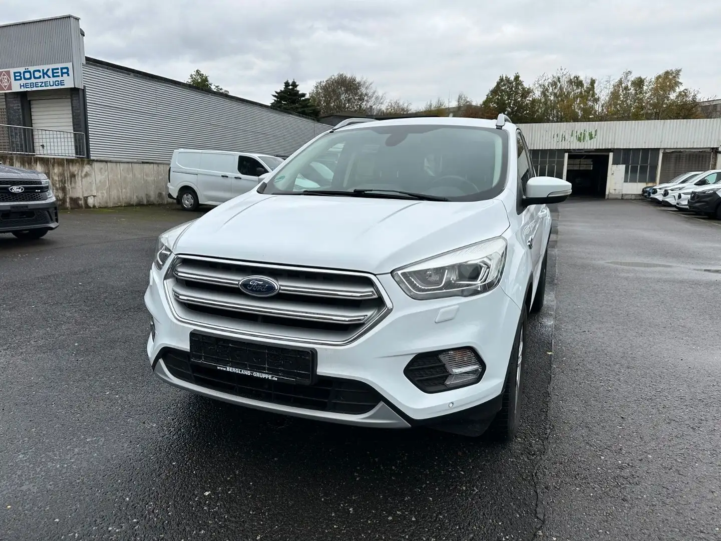 Ford Kuga Cool & Connect Weiß - 1