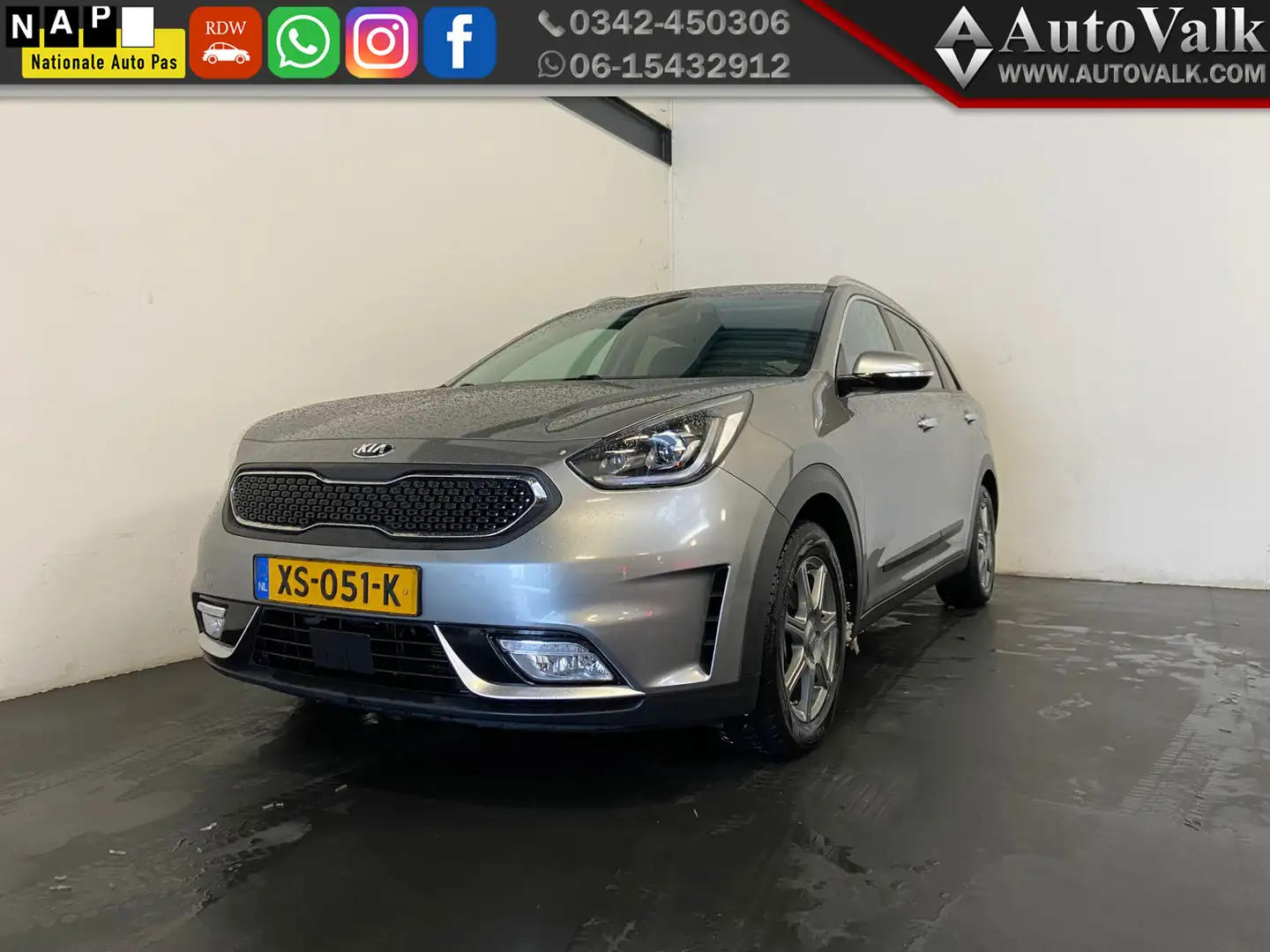 Kia Niro 1.6 GDi Hybrid ExecutiveLine. Trekhaak. Leder! Grau - 1